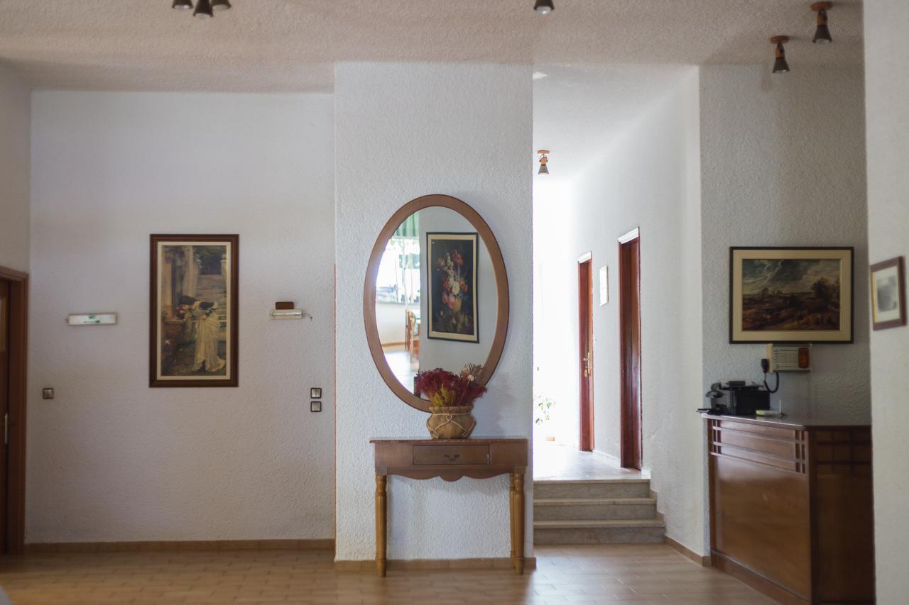 Hotel Hellas Epidaurus Buitenkant foto